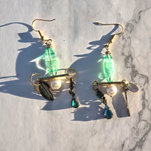 Load image into Gallery viewer, All About Eve earrings