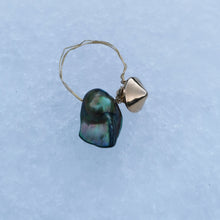 Load image into Gallery viewer, Barely There Matrix stud ring