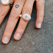 Load image into Gallery viewer, Freshwater pearl, Agate and Copper ring worn on