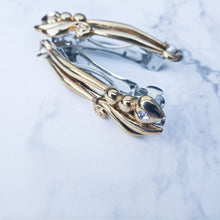 Load image into Gallery viewer, Metal hairclip with heart, rhinestone and pearl