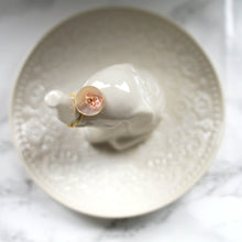 Load image into Gallery viewer, Mother of pearl and Quartz ring