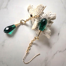Load image into Gallery viewer, Green crystal earrings with twisted gold-plated hooks with swarowski teardrop crystals