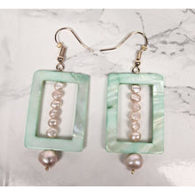 Load image into Gallery viewer, Camifolla Jaded Pearl earrings