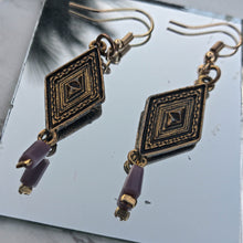 Load image into Gallery viewer, Kite earrings Purple