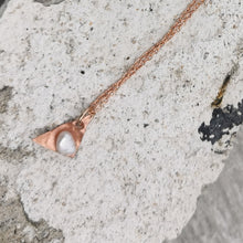 Load image into Gallery viewer, Copper mother of pearl pendant and rose gold chain