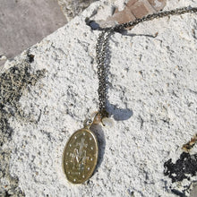 Load image into Gallery viewer, Made in Italy cross detail necklace