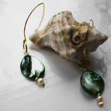 Load image into Gallery viewer, Matrix Mermaid Half hoop Shell