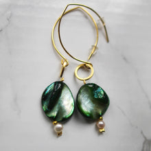 Load image into Gallery viewer, Matrix Mermaid Half Hoop Freshwater pearl green shell