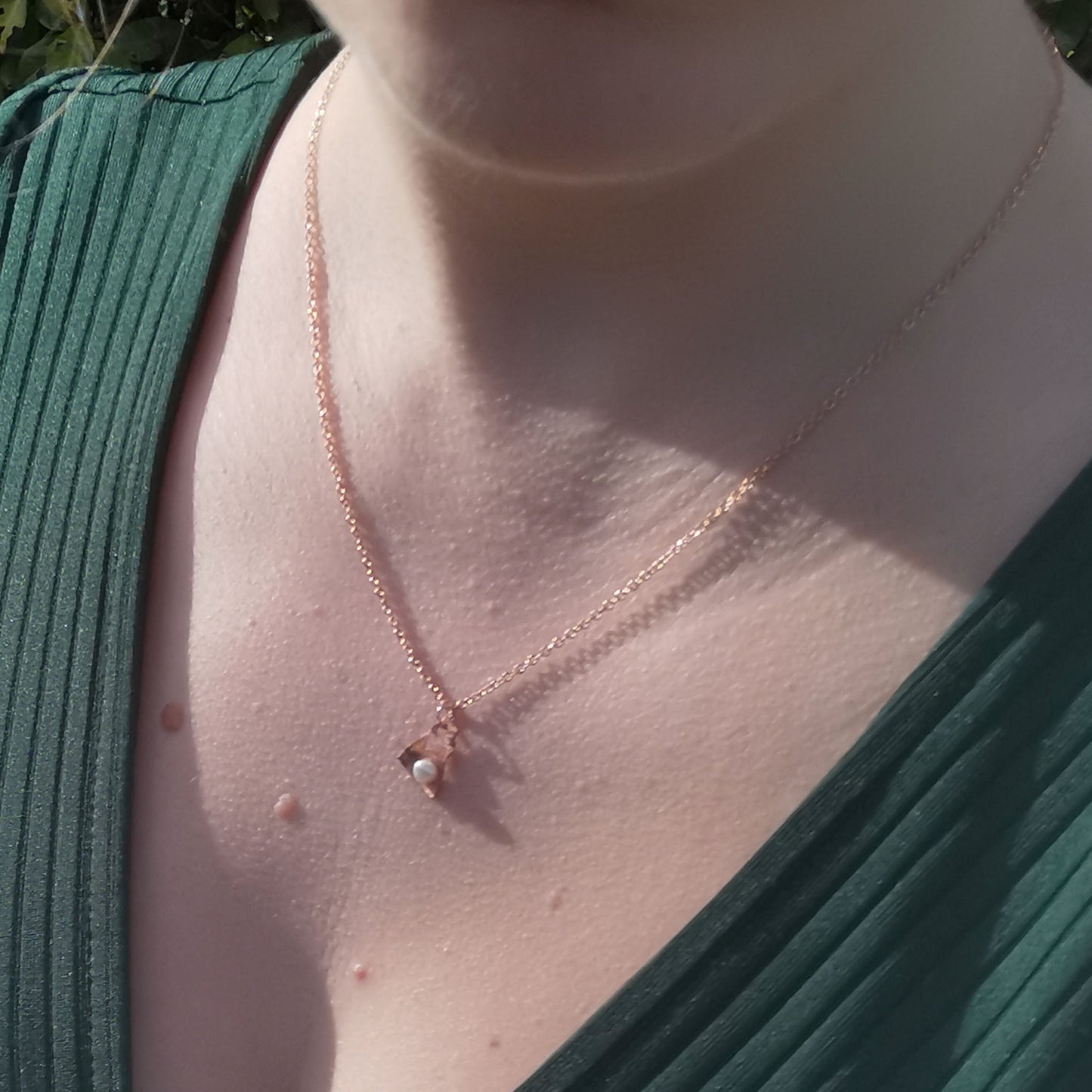 Small pearl Copper and orse gold chain Necklace worn on