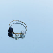 Load image into Gallery viewer, Black and white  freshwater pearls