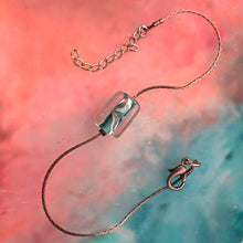 Load image into Gallery viewer, Murano bead copper bracelet Camifolla background