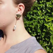 Load image into Gallery viewer, Natasha Madreperla Fan Earrings