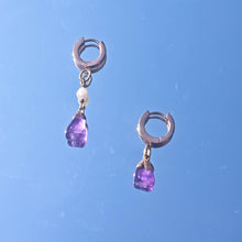 Load image into Gallery viewer, Mixmatch and asymmetric amethyst freshwater pearl earrings reflected in mirror