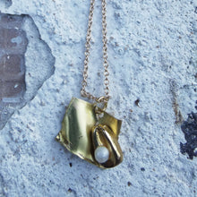 Load image into Gallery viewer, Brass gold and freshwater pearl charm