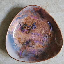 Load image into Gallery viewer, Varnished Metallic and pink tray