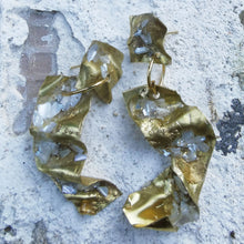 Load image into Gallery viewer, Powdered Shell Earrings