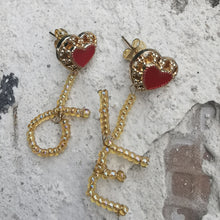Load image into Gallery viewer, Queen of Hearts Earrings