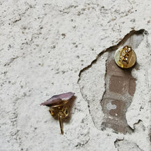 Load image into Gallery viewer, Mismatch earrings Shell