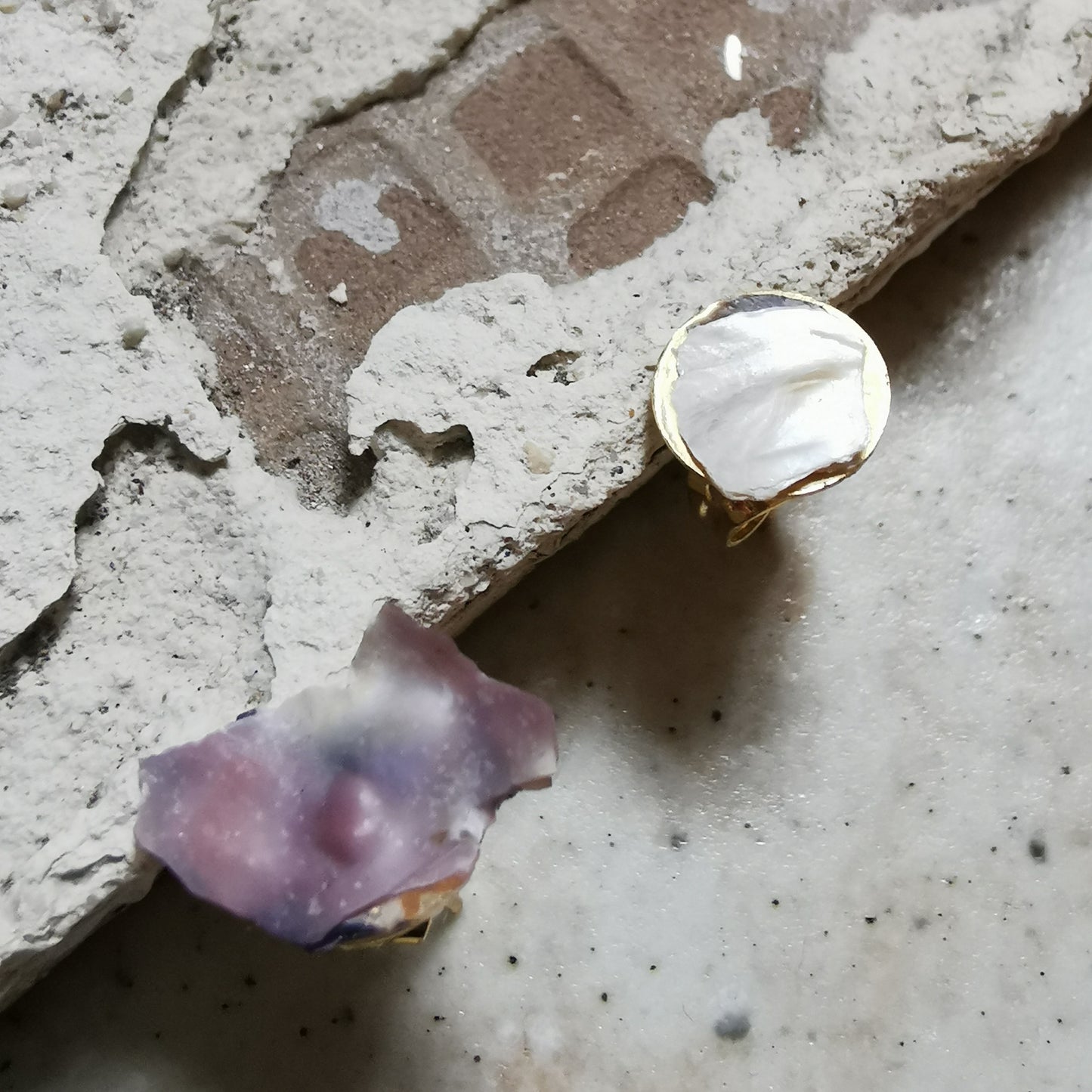 Purple shell and Mother of pearl stud Mismatch