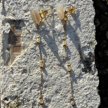 Load image into Gallery viewer, Snowdrop earrings