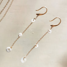 Load image into Gallery viewer, Shell drop earrings