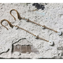 Load image into Gallery viewer, Shell drop earrings