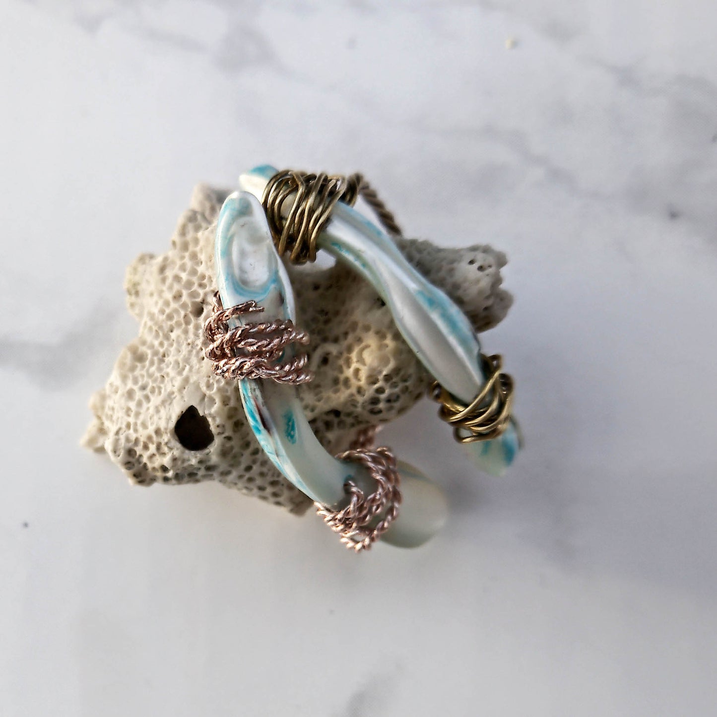 Pebbles ring copper and gold