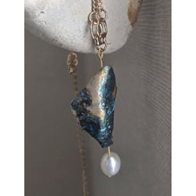 Load image into Gallery viewer, Cassiopearl Pendant Necklace