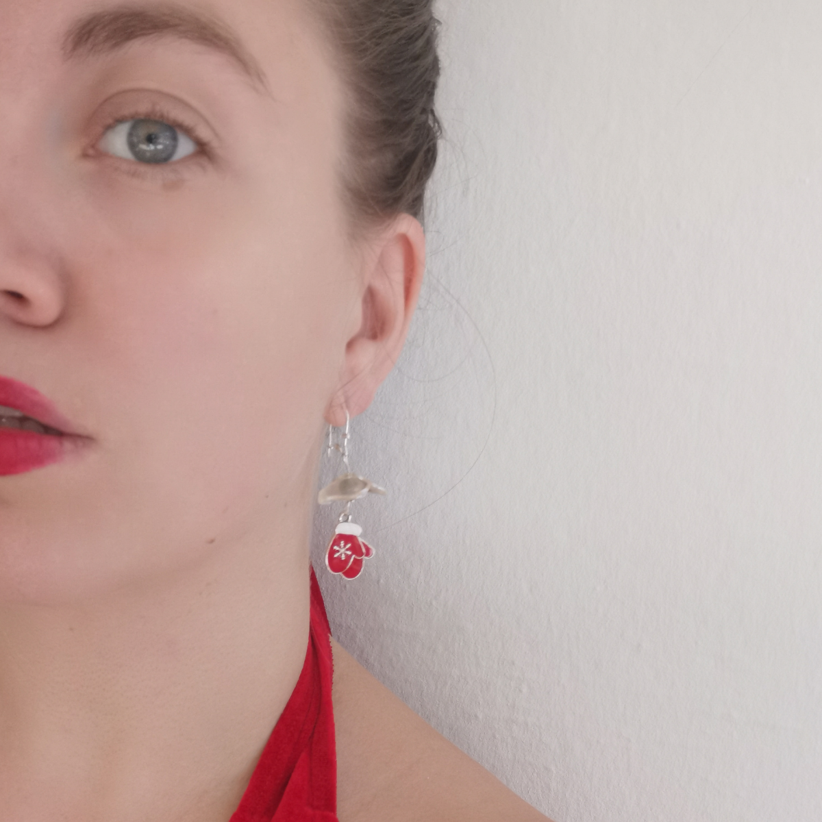 Snowdrop Mittens (red)