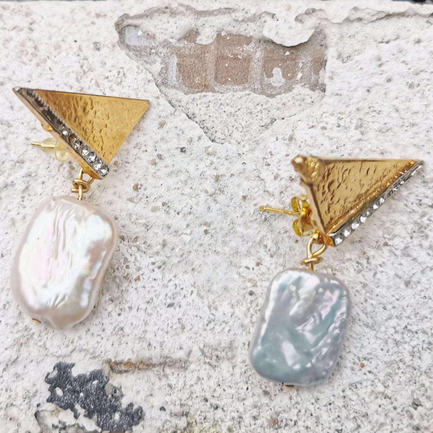 Baroque Pearl Earring with Retro Stud 