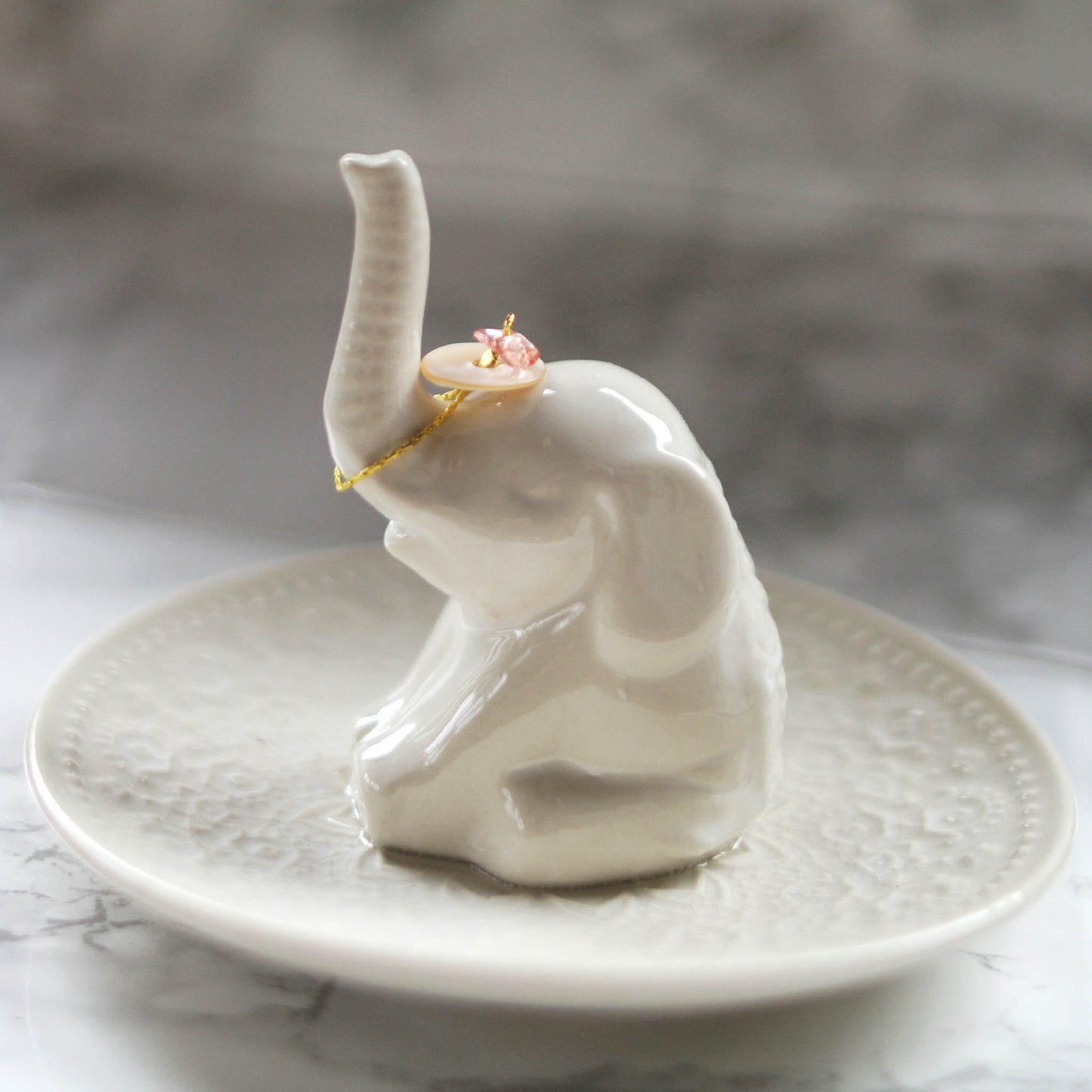 Eurydice ring with mother of pearl and quartz