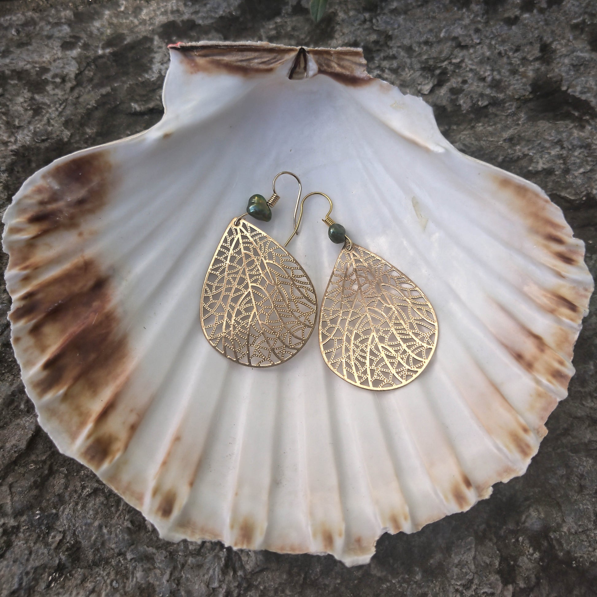 Dragonfly wing earrings with green earrings