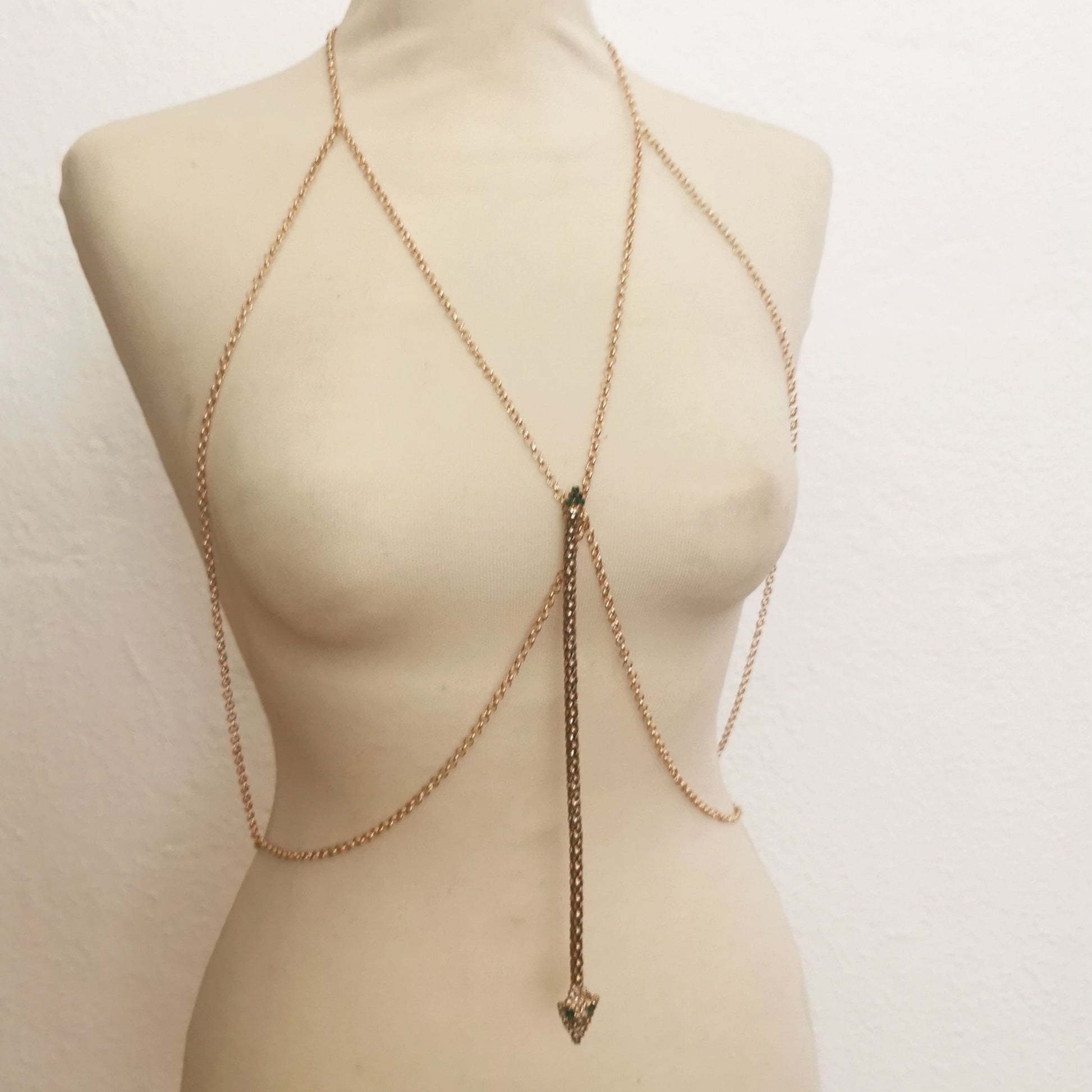 Snake eve bodychain on mannequin 
