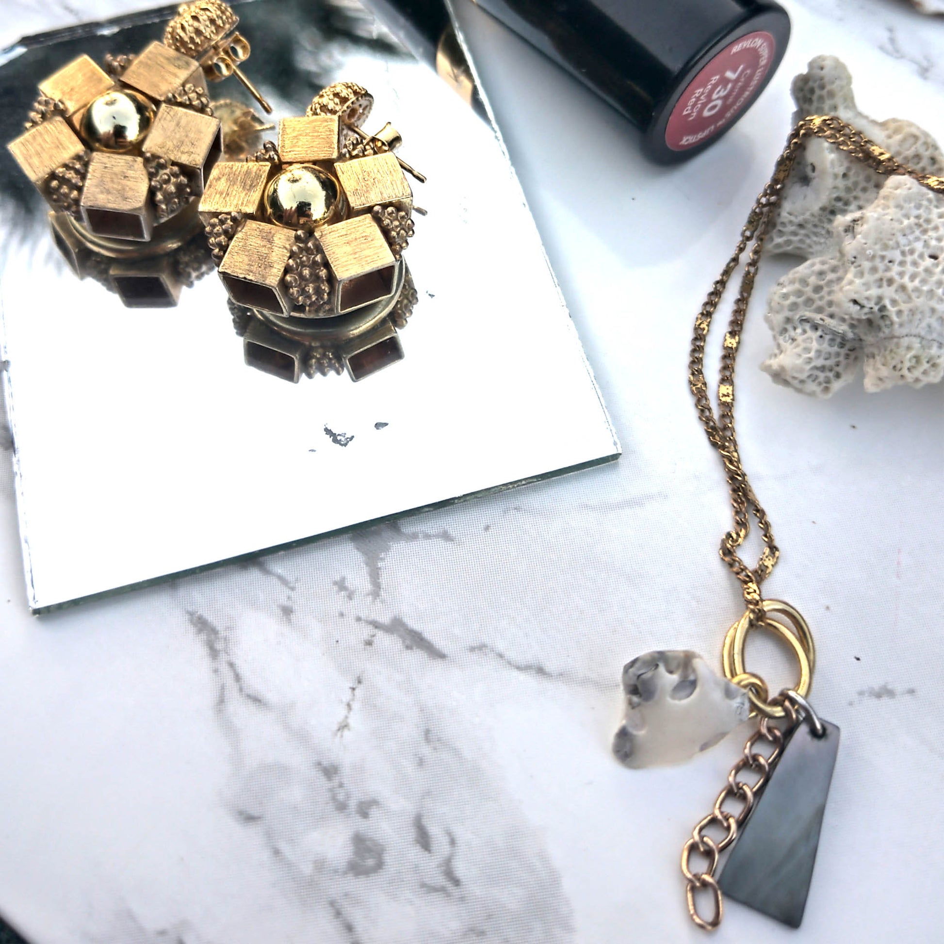 February Necklace Camifolla