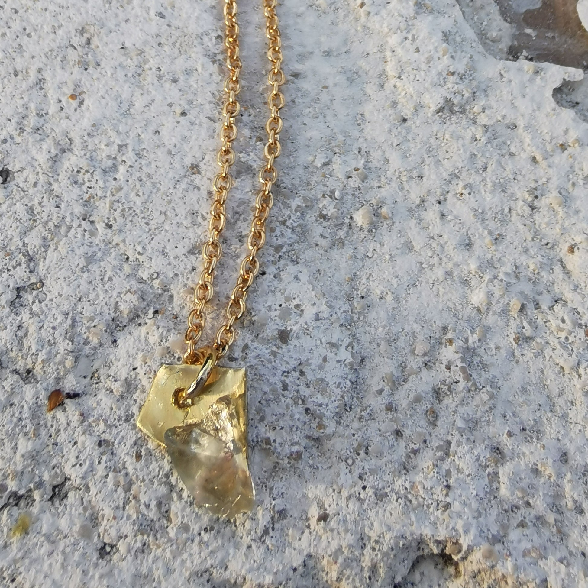 Fluorite brass and gold plated necklace