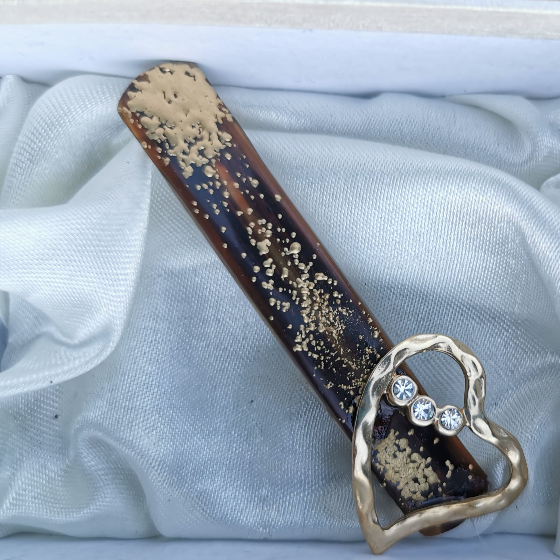 Hairclip with metal melted