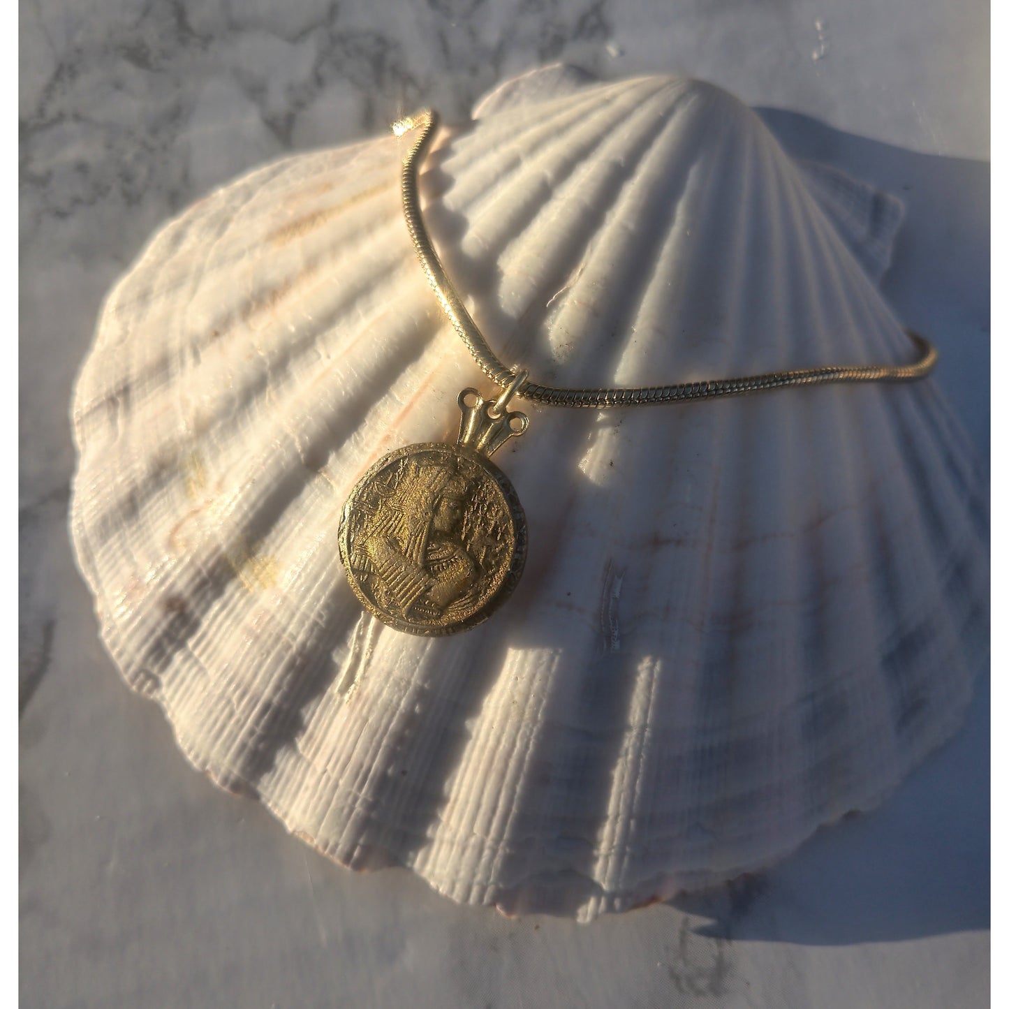 Camifolla Egyptian Cobra Necklace shell