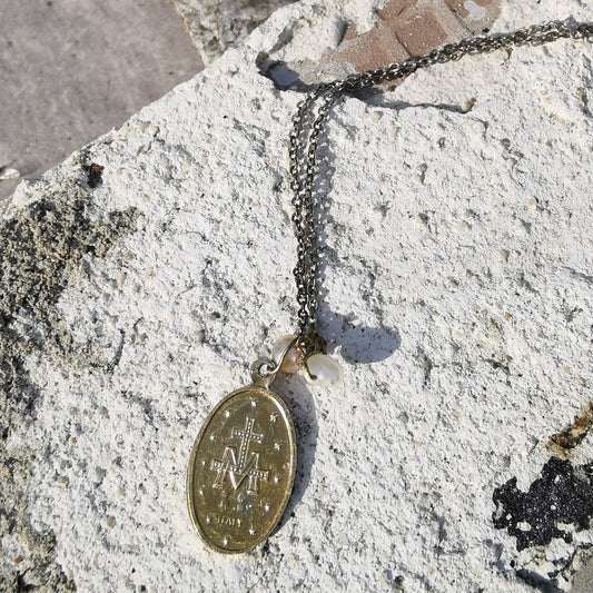 Made in Italy cross detail necklace