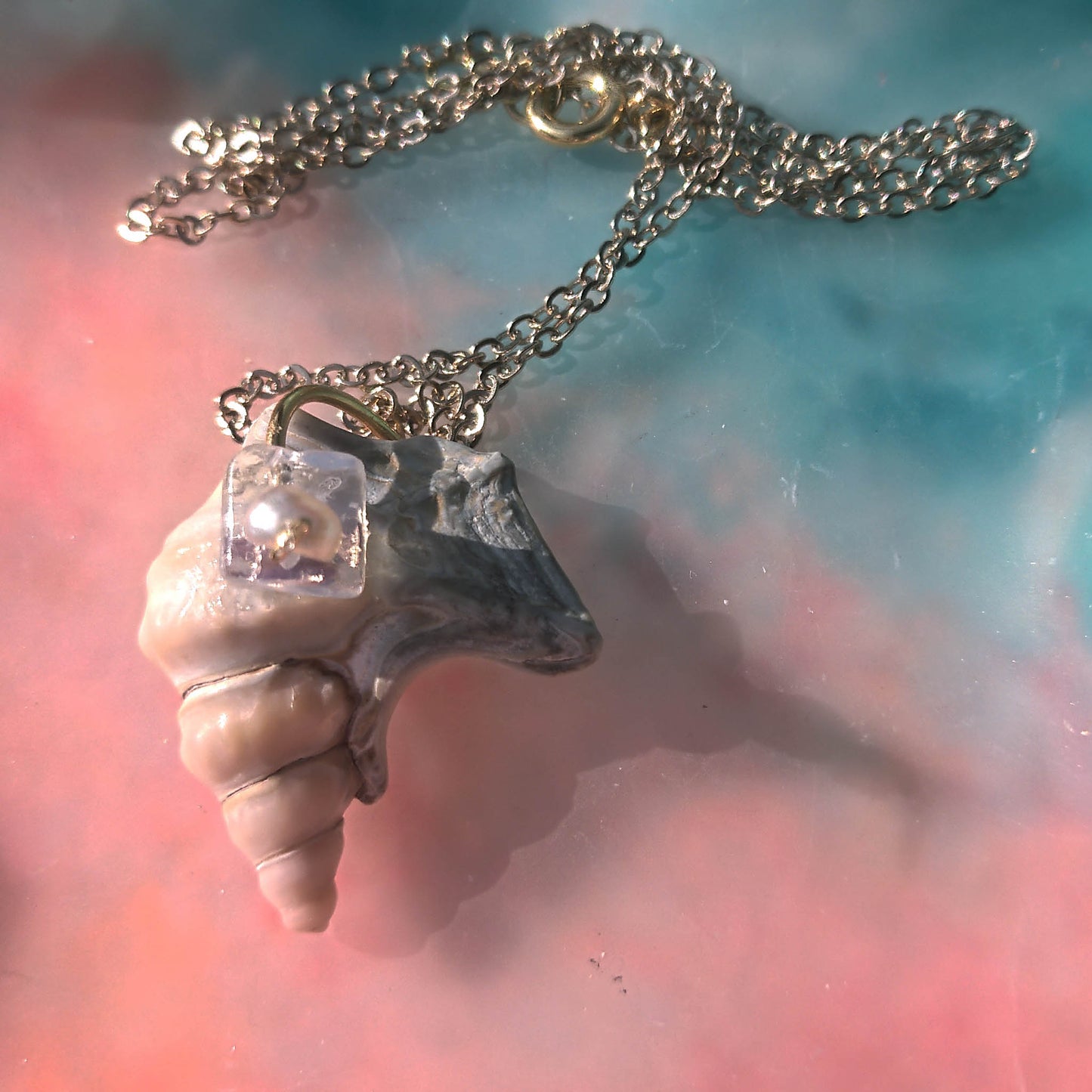 Pelican Opal Camifolla Background