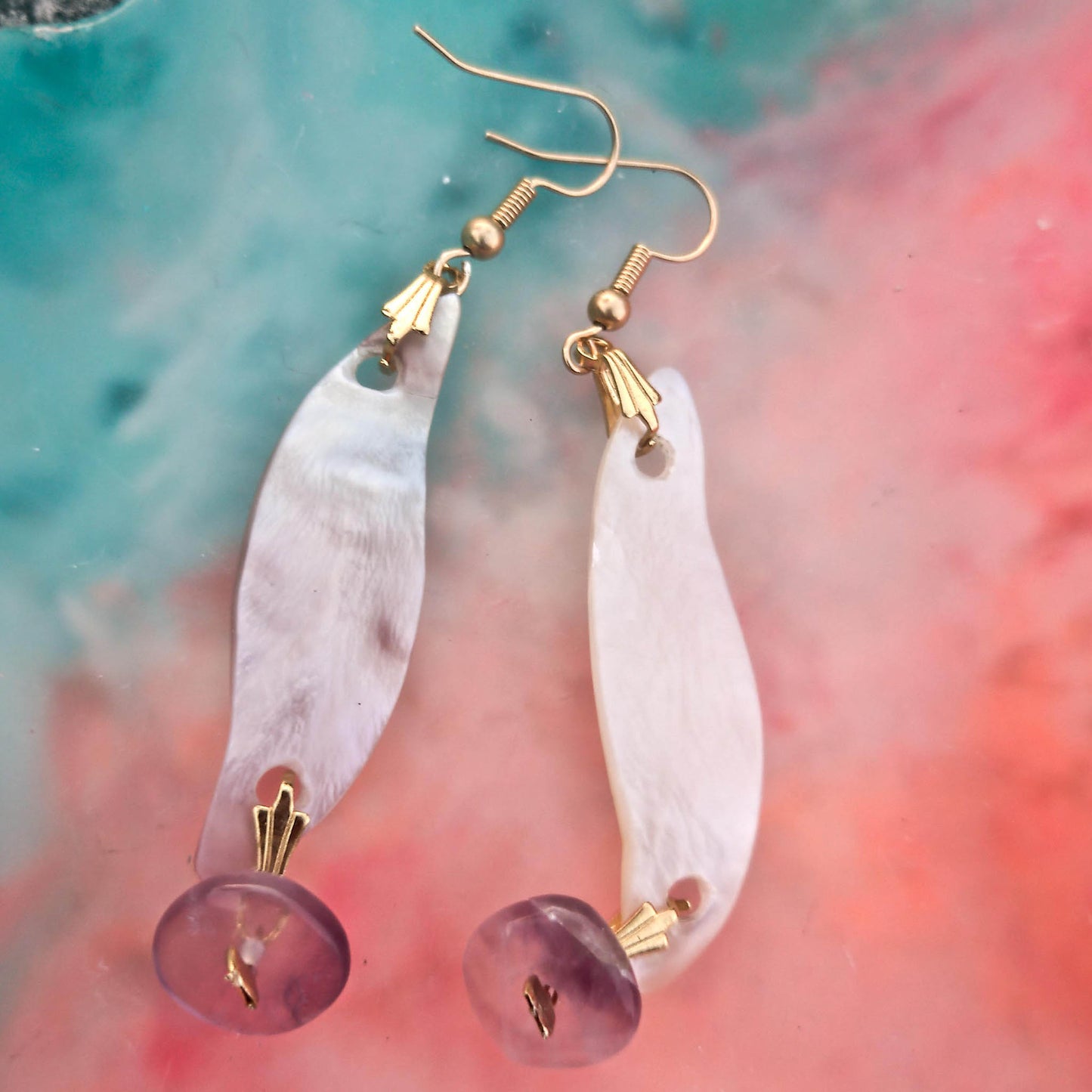 Earrings with curved mother of pearl, gold details and fluorite drop 