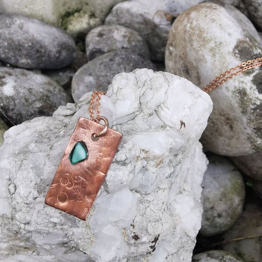 Pistachio green Pendant close up