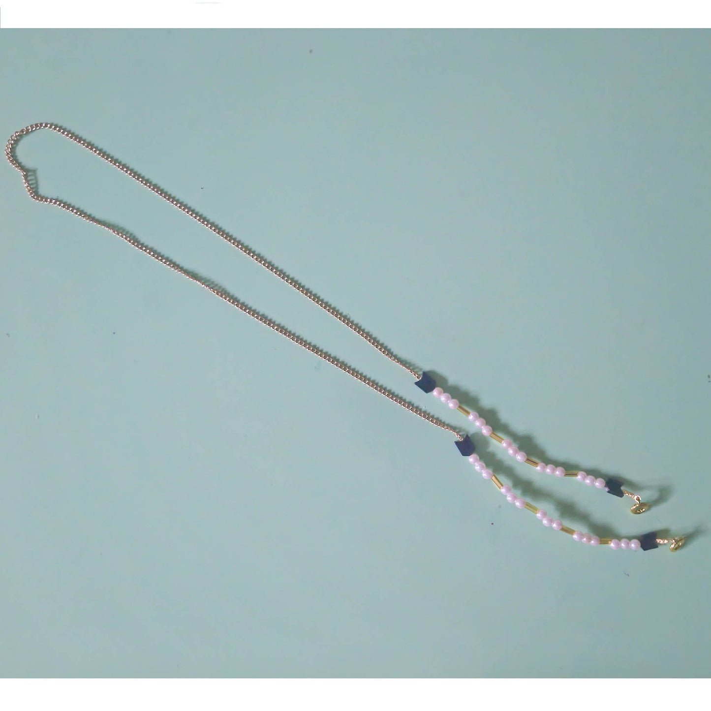 Purple Arrow chain mask on mint background