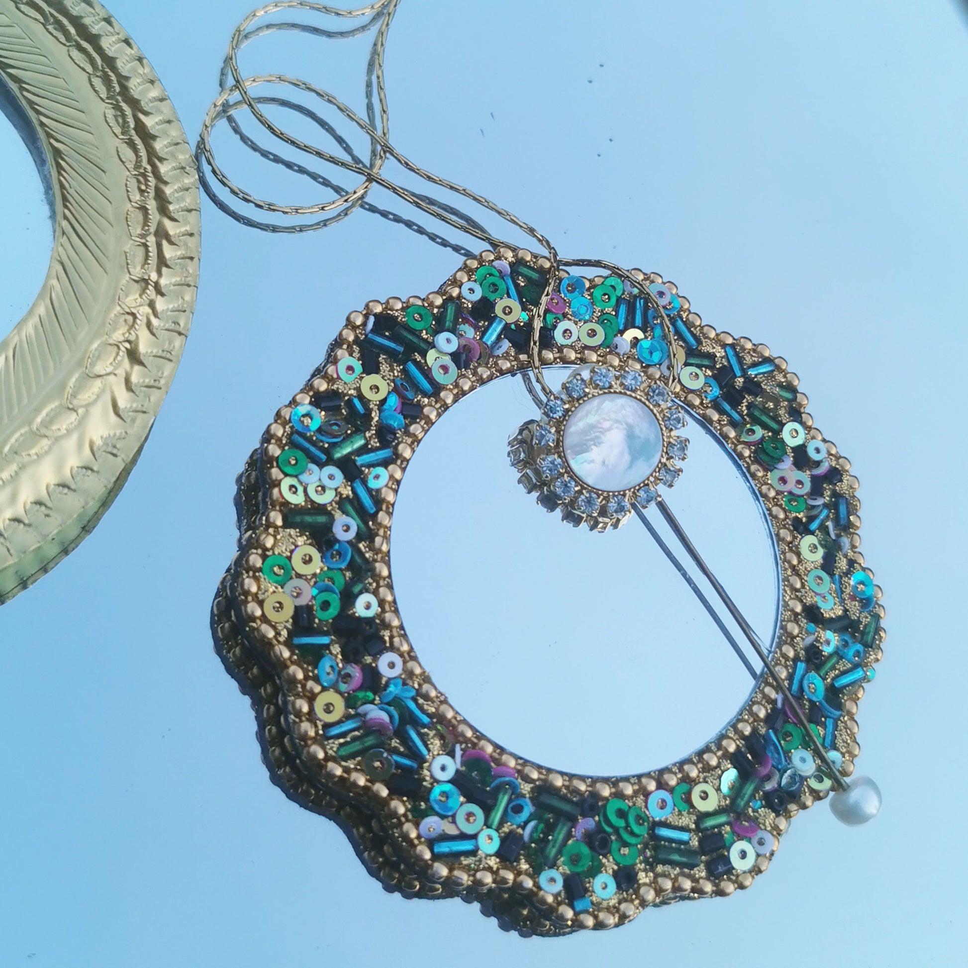 Double Pearl Camifolla signature Necklace in mirror