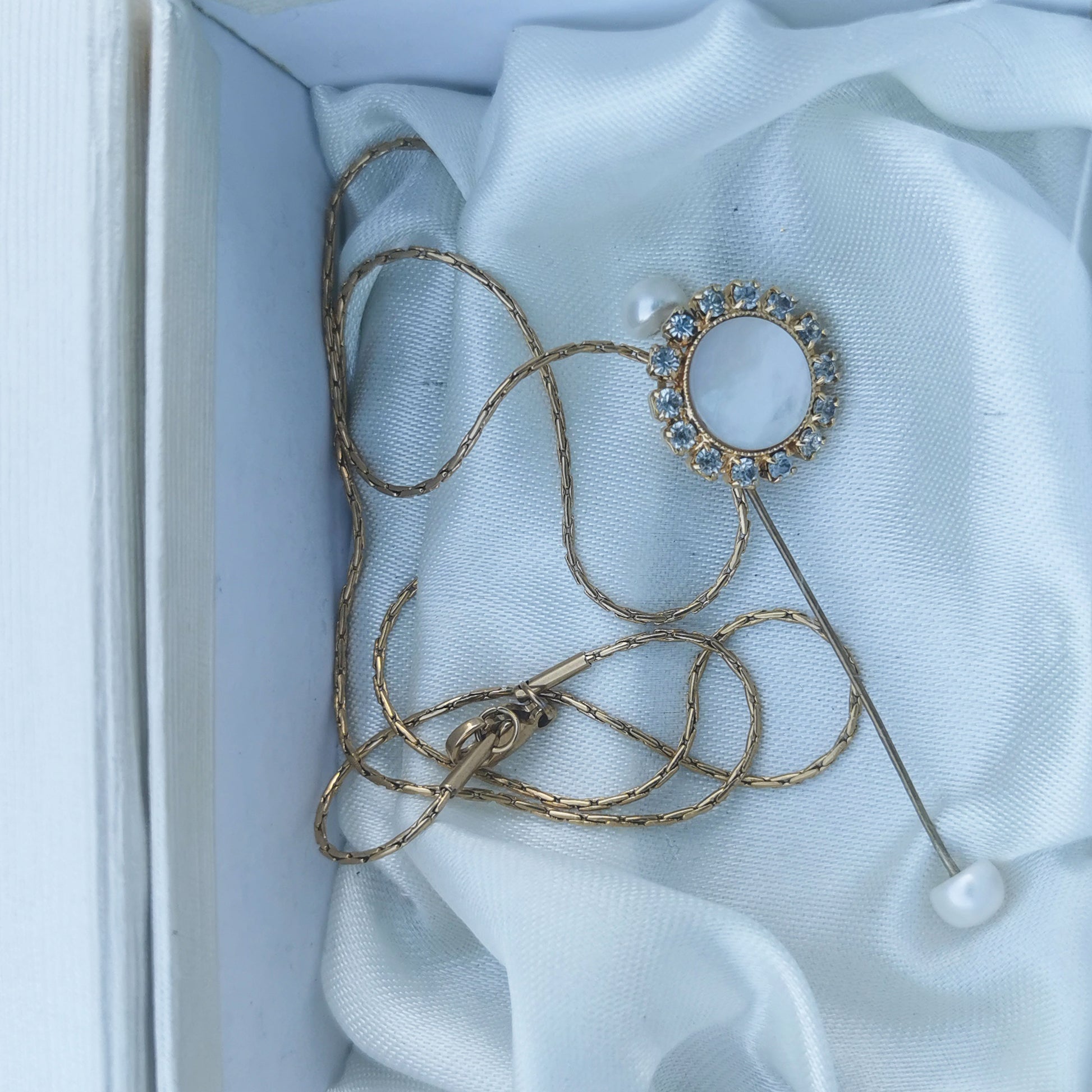 Double Pearl Camifolla signature Necklace on silk