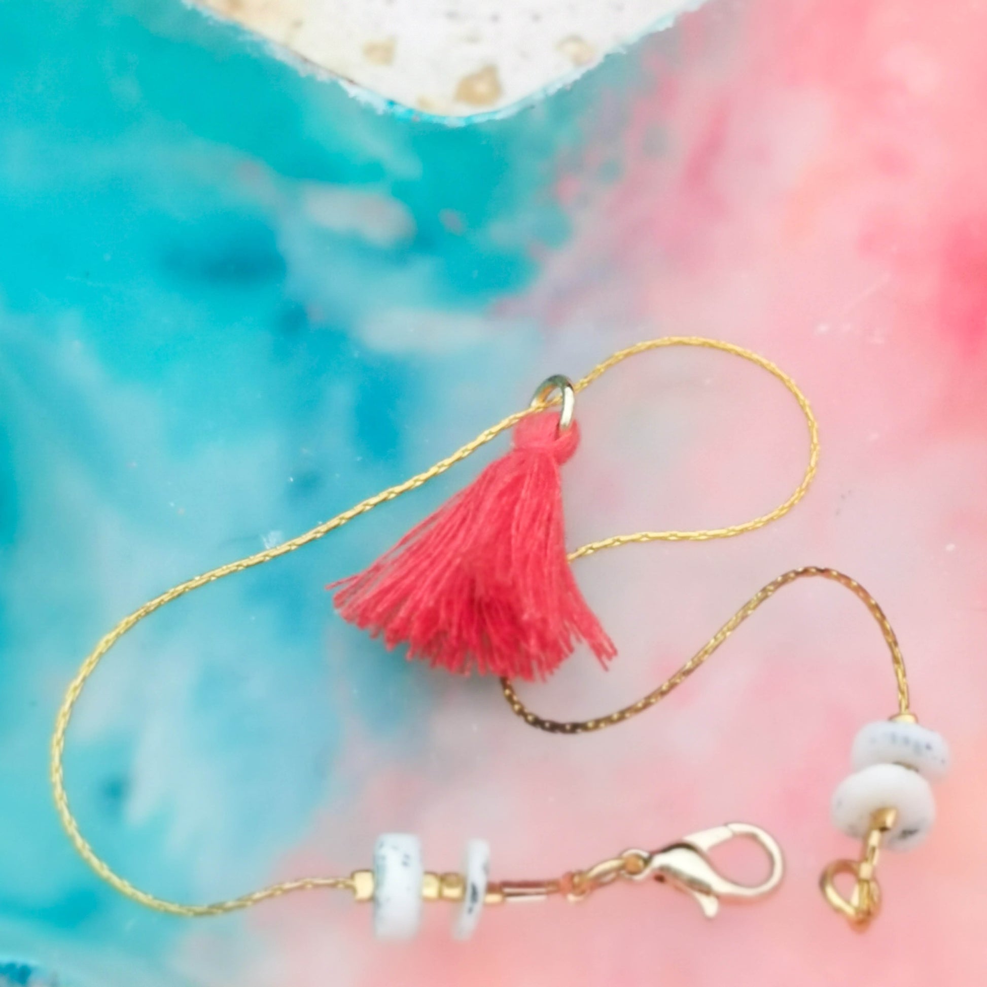 Santorini anklet with camifolla background