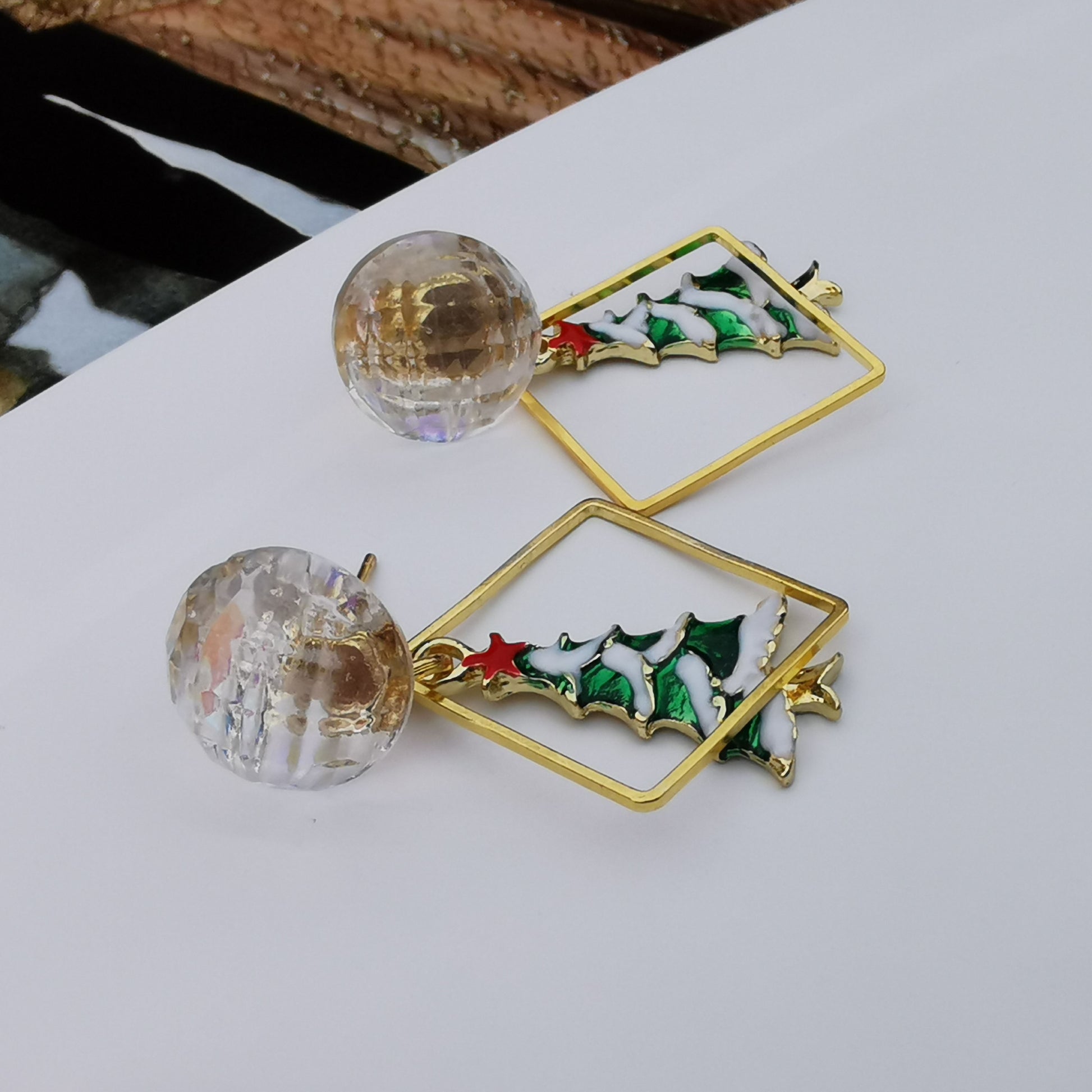 Snowglobe christmas tree earrings