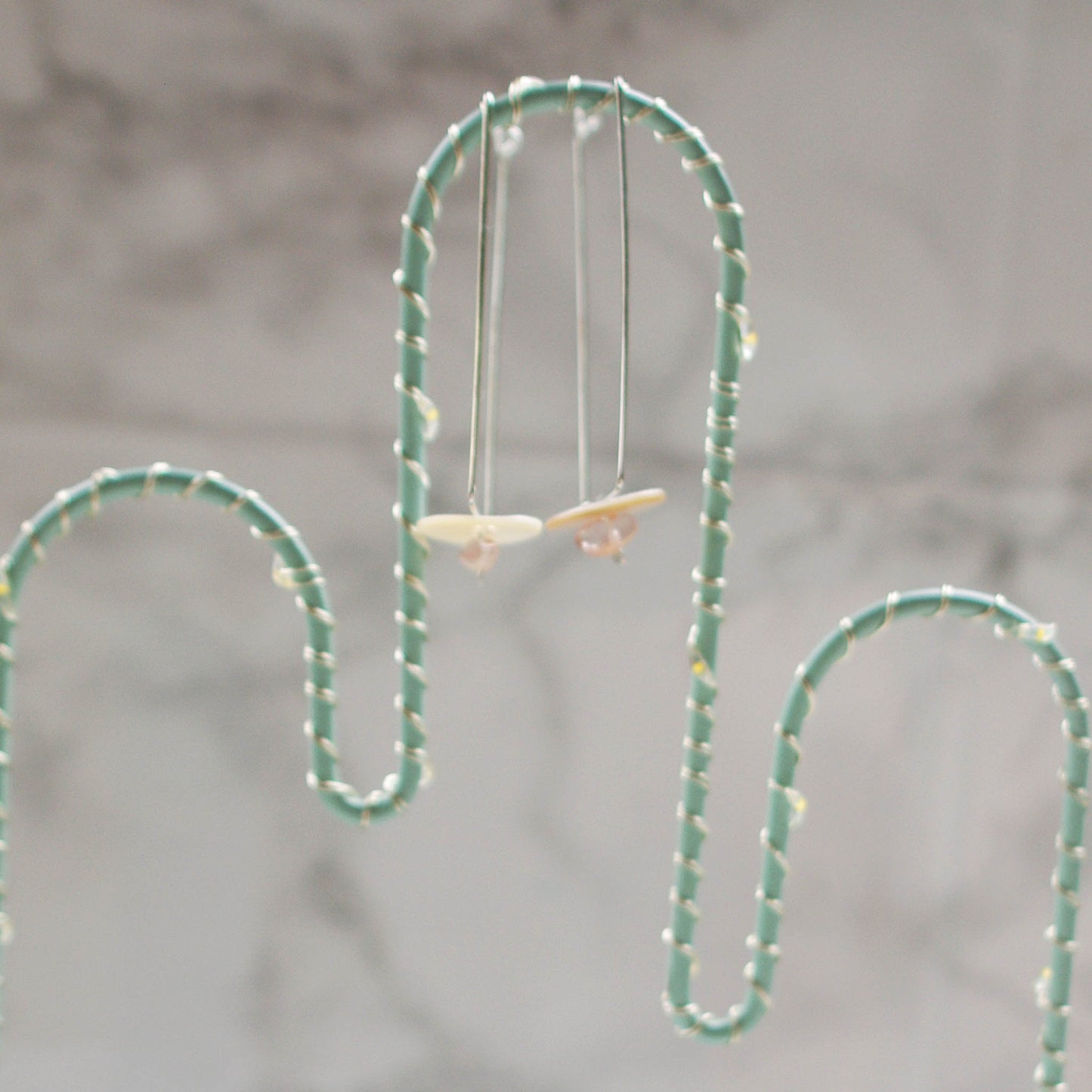 Head over heels Earrings Cactus light 