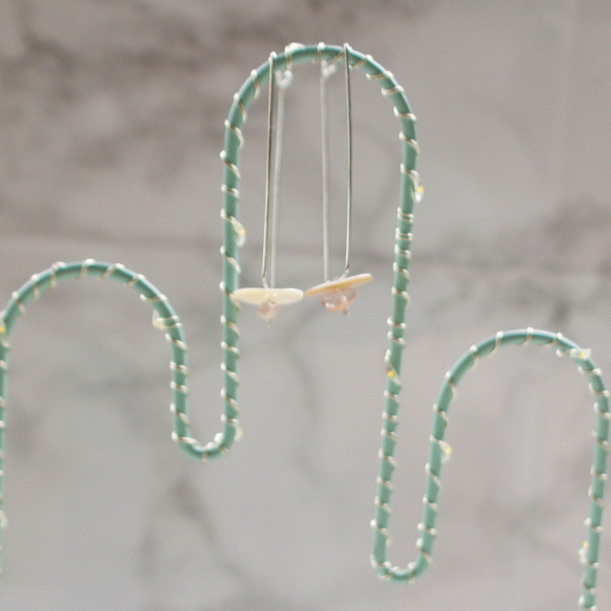 Head over heels Earrings Cactus light 