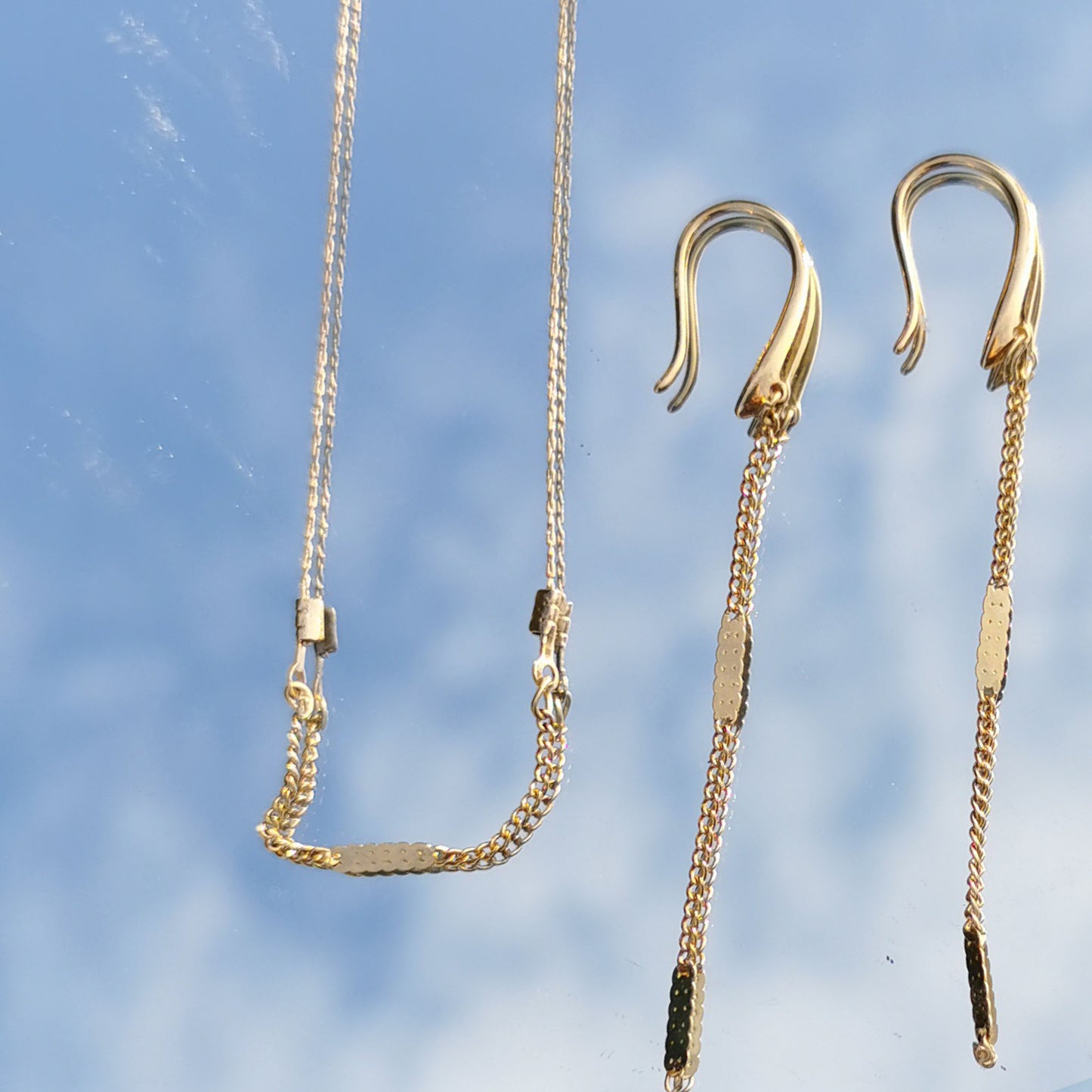 Matching earrings with Take me to the bar 