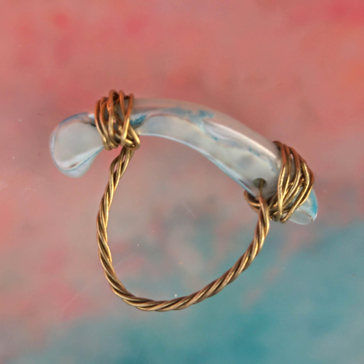 Pebbles ring- Mint shell gold 